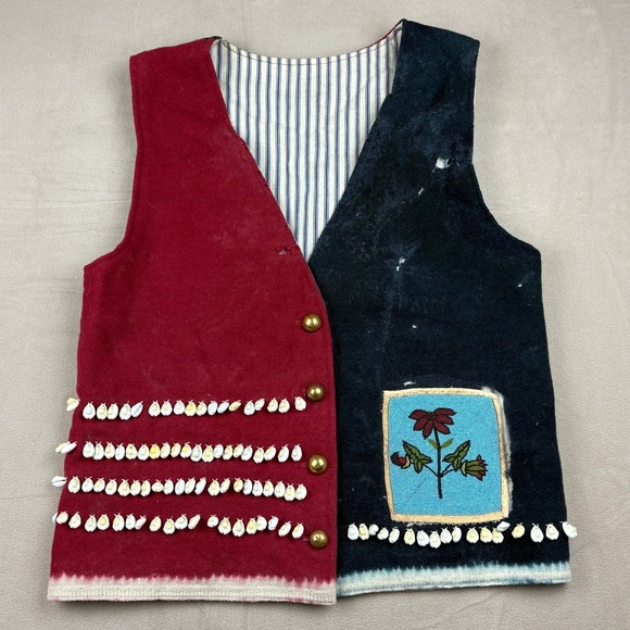 Antique Native American Wool Vest w Old Beaded Detail Cloth Lining Conch‎ Shells